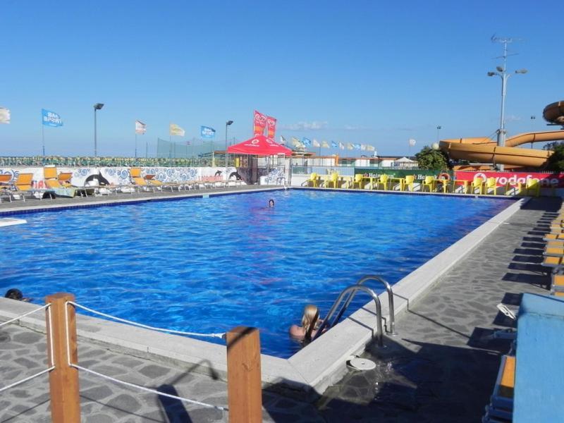 Hotel Admiral Чезенатико Экстерьер фото