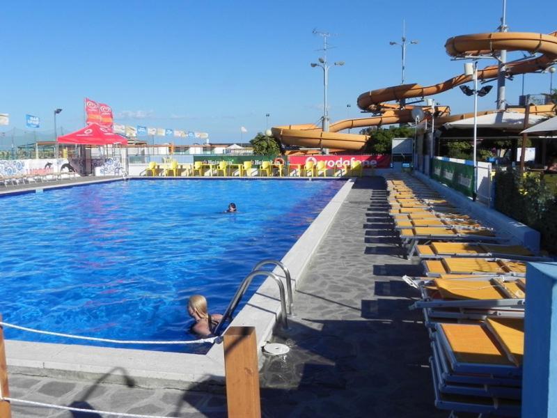 Hotel Admiral Чезенатико Экстерьер фото